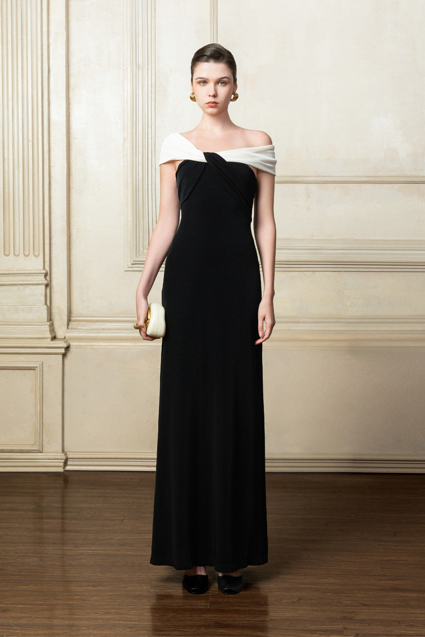 Vestido Largo Off-Shoulder en Punto