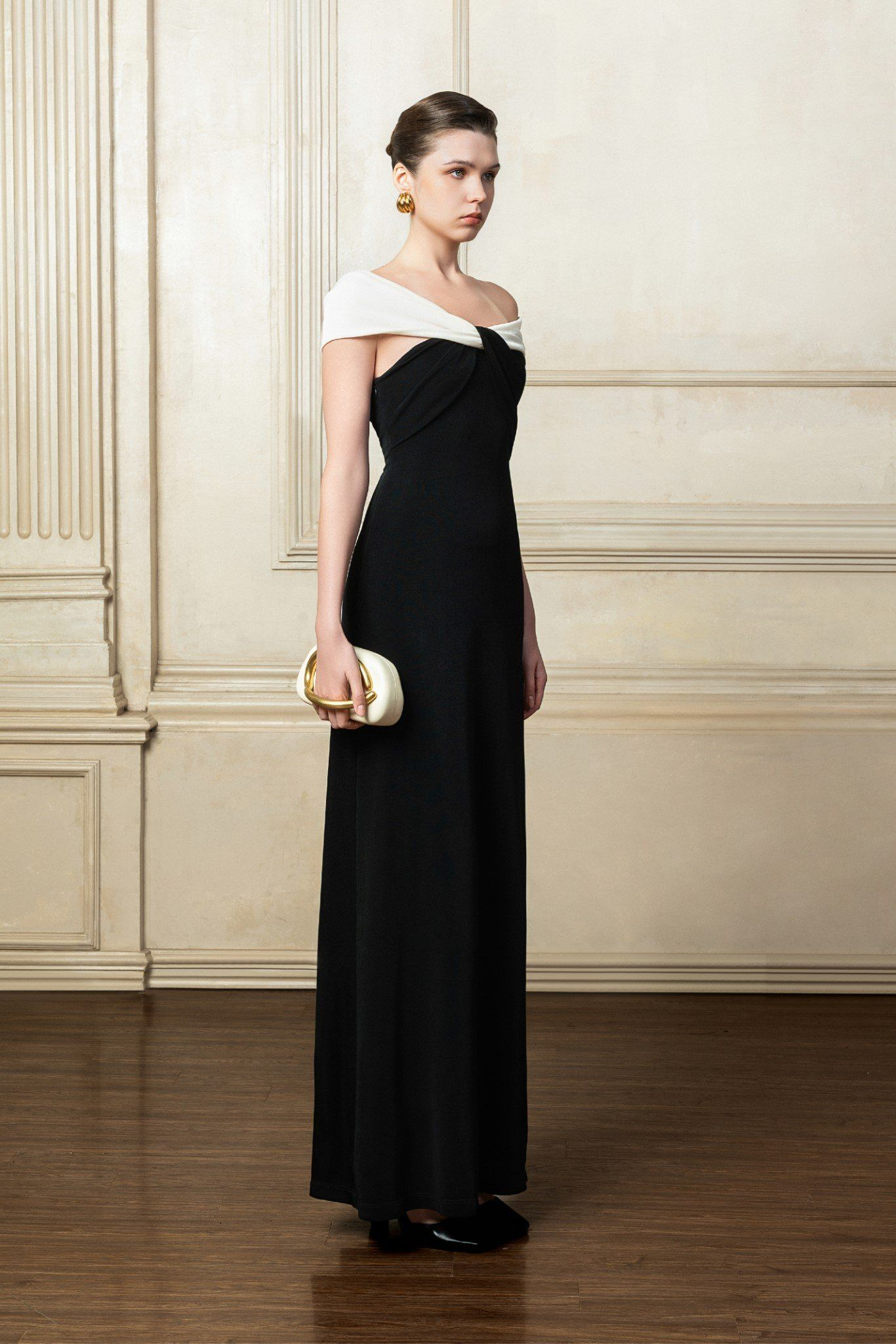 Vestido Largo Off-Shoulder en Punto